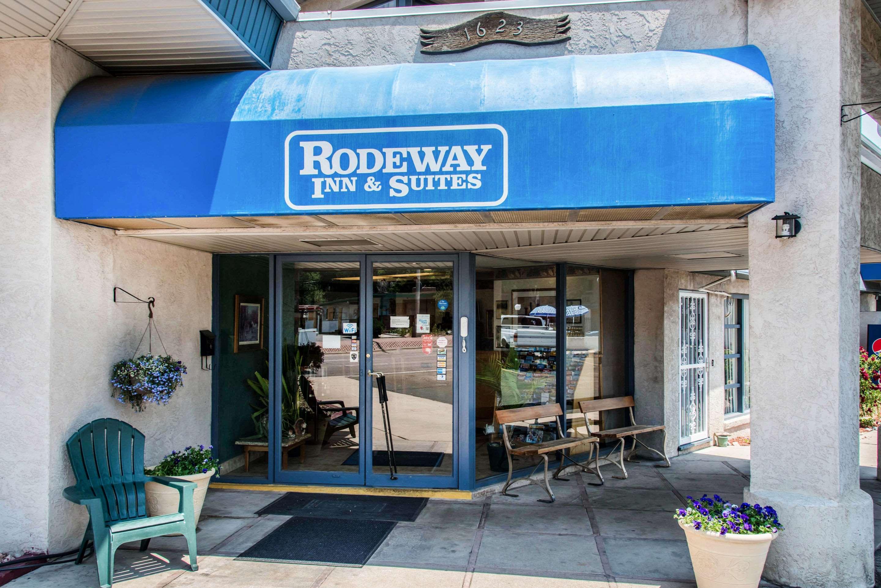 Rodeway Inn & Suites Colorado Springs Extérieur photo