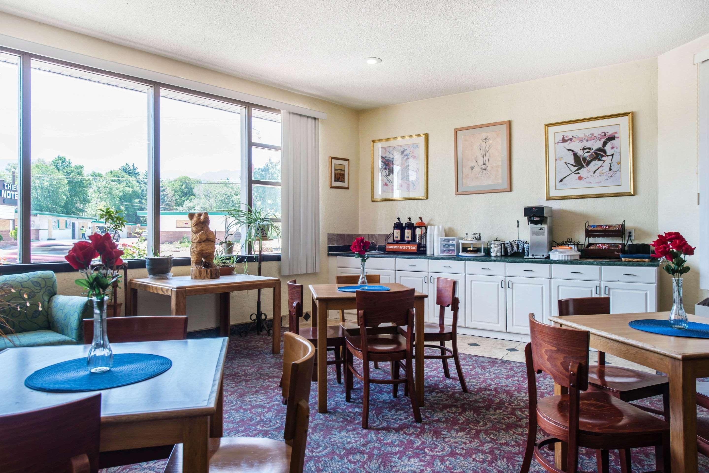 Rodeway Inn & Suites Colorado Springs Extérieur photo